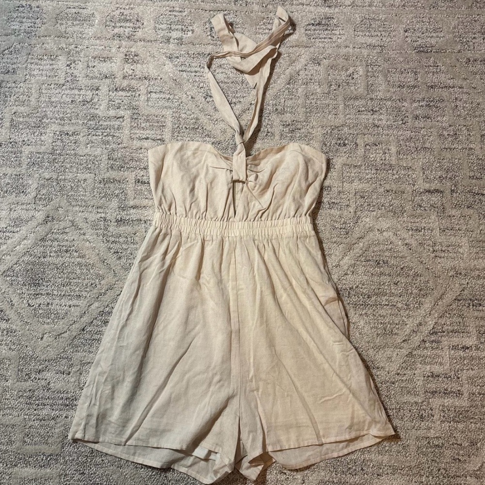 En;semble Beige Halter Romper W Zipper Size Small